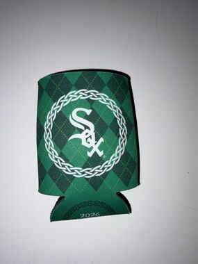 Trendy Brand New Chicago White Sox Green Argyle Koozie🔥